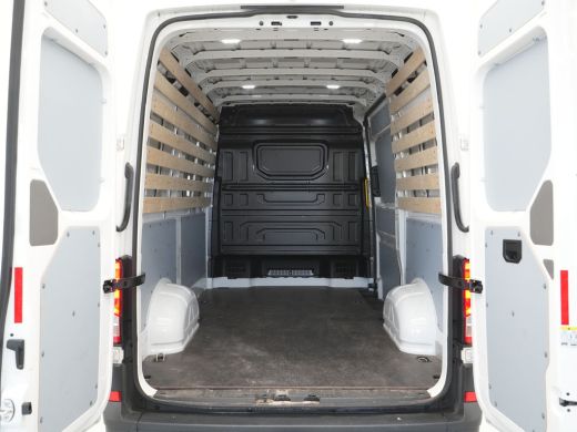 Volkswagen Crafter 30 2.0 TDI 140pk L3H3 Highline Navi via App Camera Cruise Airco ActivLease financial lease