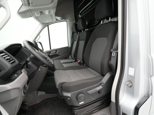 Volkswagen Crafter 30 2.0 TDI L3H3 Highline Navi via App Camera Cruise Voorruitverwarming ActivLease financial lease