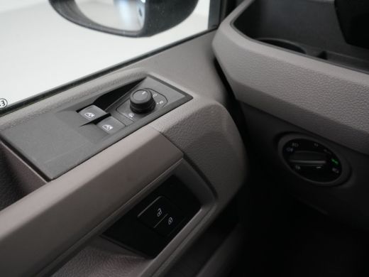 Volkswagen Crafter 30 2.0 TDI L3H3 Highline Navi via App Camera Cruise Voorruitverwarming ActivLease financial lease