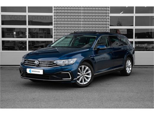 Volkswagen Passat Variant 1.4 TSI PHEV GTE | Camera | Adaptief | Panorama dak |