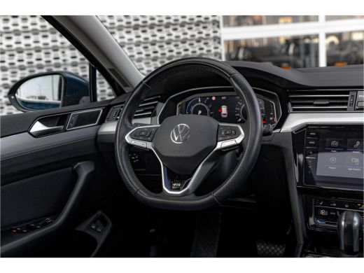 Volkswagen Passat Variant 1.4 TSI PHEV GTE | Camera | Adaptief | Panorama dak | ActivLease financial lease