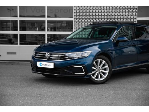 Volkswagen Passat Variant 1.4 TSI PHEV GTE | Camera | Adaptief | Panorama dak | ActivLease financial lease
