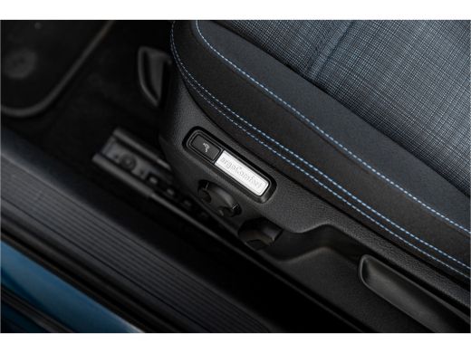 Volkswagen Passat Variant 1.4 TSI PHEV GTE | Camera | Adaptief | Panorama dak | ActivLease financial lease