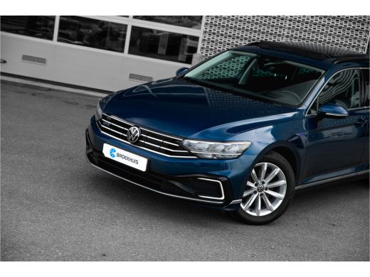 Volkswagen Passat Variant 1.4 TSI PHEV GTE | Camera | Adaptief | Panorama dak | ActivLease financial lease
