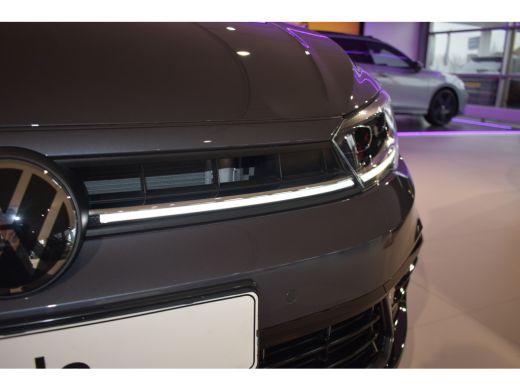 Volkswagen Polo Volkswagen R-Line Edition | 'App-Connect' draadloze smartphone integratie | Achterlichten LED | A... ActivLease financial lease
