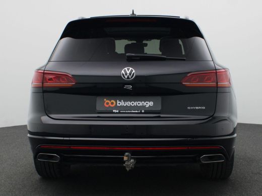 Volkswagen Touareg 3.0 TSi eHybrid 4MOTION R 463PK DSG trekhaak, nachtzicht, 360gr. camera, massagezetels, luchtveri... ActivLease financial lease
