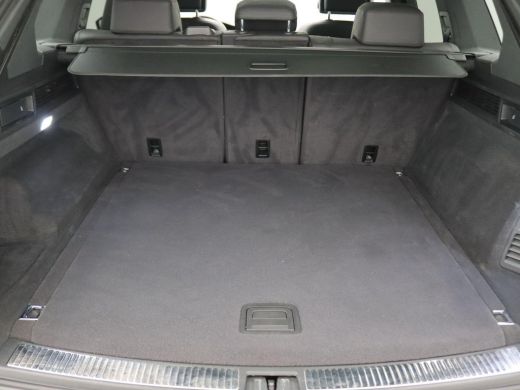Volkswagen Touareg 3.0 TSi eHybrid 4MOTION R 463PK DSG trekhaak, nachtzicht, 360gr. camera, massagezetels, luchtveri... ActivLease financial lease