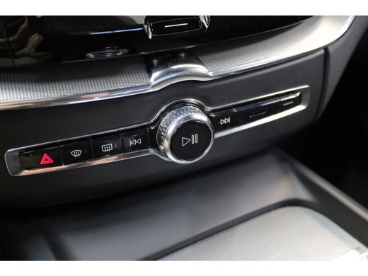 Volvo  XC60 T8 455pk AWD Ultra Black Edition | 360° | Stoel&Stuur Verw. | Trekhaak | Getint Glas | HK Audio |... ActivLease financial lease