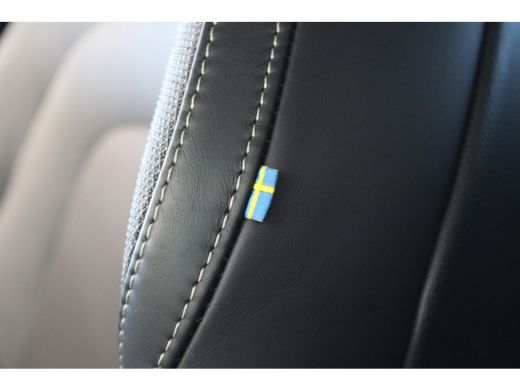 Volvo  XC60 T8 455pk AWD Ultra Black Edition | 360° | Stoel&Stuur Verw. | Trekhaak | Getint Glas | HK Audio |... ActivLease financial lease