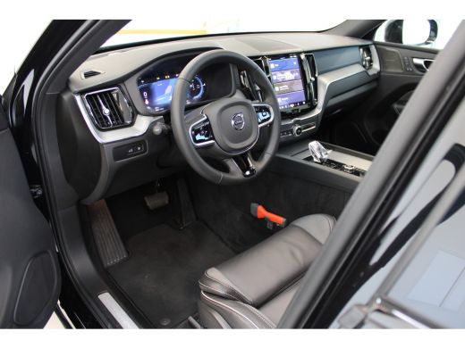 Volvo  XC60 T8 455pk AWD Ultra Black Edition | 360° | Stoel&Stuur Verw. | Trekhaak | Getint Glas | HK Audio |... ActivLease financial lease
