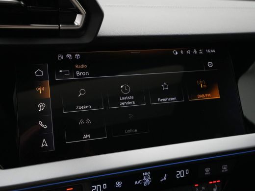 Audi A3 Limousine 35 TFSI S edition Panodak SONOS Ambient lichtpakket verw. voorstoelen Camera ActivLease financial lease