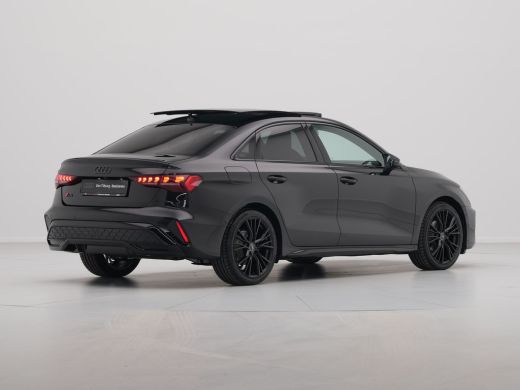 Audi A3 Limousine 35 TFSI S edition Panodak SONOS Ambient lichtpakket verw. voorstoelen Camera ActivLease financial lease