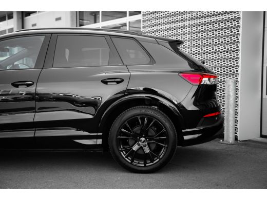 Audi Q4 e-tron 45 quattro Advanced edition 82 kWh | Assistentiepakket Plus | Comfortpakket | Zwart optiek | 20" ActivLease financial lease