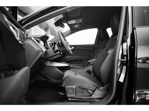 Audi Q4 e-tron 45 quattro Advanced edition 82 kWh | Assistentiepakket Plus | Comfortpakket | Zwart optiek | 20" ActivLease financial lease