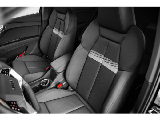 Audi Q4 e-tron 45 quattro Advanced edition 82 kWh | Assistentiepakket Plus | Comfortpakket | Zwart optiek | 20" ActivLease financial lease