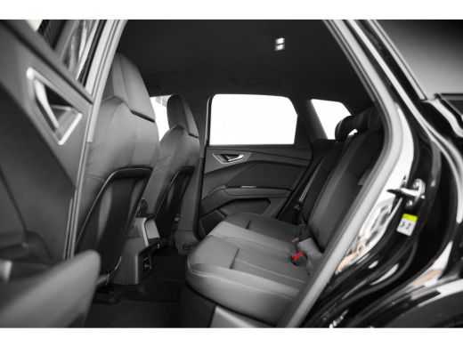 Audi Q4 e-tron 45 quattro Advanced edition 82 kWh | Assistentiepakket Plus | Comfortpakket | Zwart optiek | 20" ActivLease financial lease