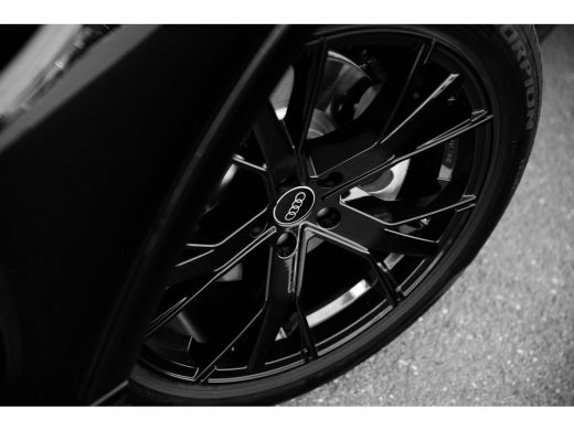 Audi Q4 e-tron 45 quattro Advanced edition 82 kWh | Assistentiepakket Plus | Comfortpakket | Zwart optiek | 20" ActivLease financial lease