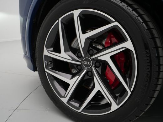 Audi SQ6 e-tron SQ6 100 kWh Luchtvering Bijrijderdisplay ACC Blind Spot 360 camera B&O 37 ActivLease financial lease