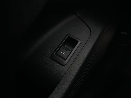 Audi SQ6 e-tron SQ6 100 kWh Luchtvering Bijrijderdisplay ACC Blind Spot 360 camera B&O 37 ActivLease financial lease