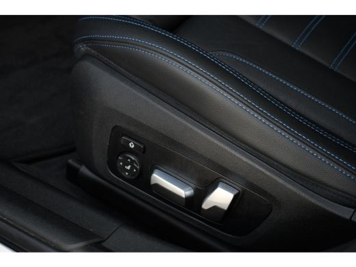 BMW 3 Serie Touring 330e xDrive M-Sport Dravit Pano HUD El-zetels Adp-demping Camera ActivLease financial lease