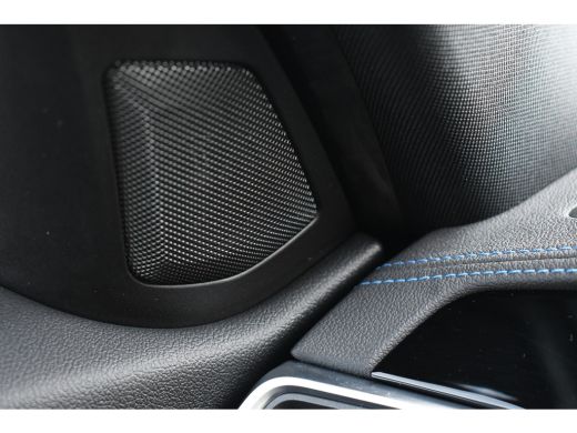 BMW 3 Serie Touring 330e xDrive M-Sport Dravit Pano HUD El-zetels Adp-demping Camera ActivLease financial lease