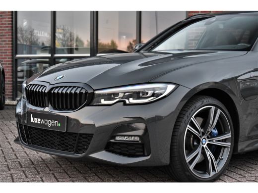 BMW 3 Serie Touring 330e xDrive M-Sport Dravit Pano HUD El-zetels Adp-demping Camera ActivLease financial lease