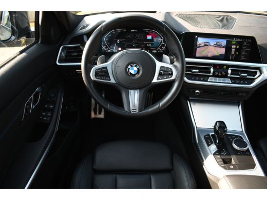 BMW 3 Serie Touring 330e xDrive M-Sport Dravit Pano HUD El-zetels Adp-demping Camera ActivLease financial lease