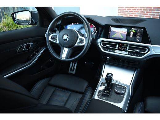 BMW 3 Serie Touring 330e xDrive M-Sport Dravit Pano HUD El-zetels Adp-demping Camera ActivLease financial lease