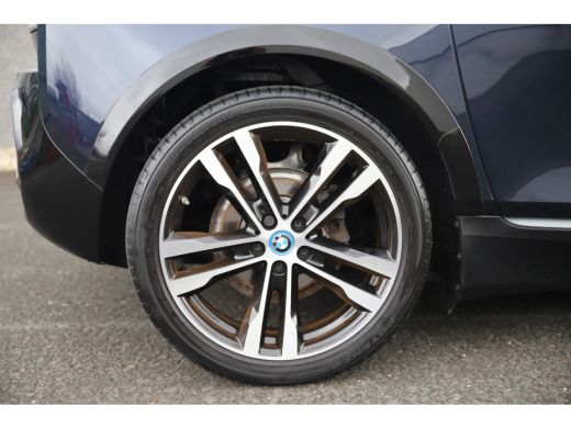 BMW i3 S 184pk Lodge 120Ah 42 kWh/S-dak/H-Kardon/Carplay/Camera/3-fase/20" ActivLease financial lease