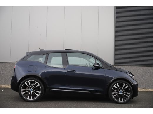 BMW i3 S 184pk Lodge 120Ah 42 kWh/S-dak/H-Kardon/Carplay/Camera/3-fase/20" ActivLease financial lease