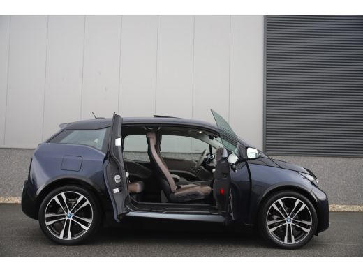 BMW i3 S 184pk Lodge 120Ah 42 kWh/S-dak/H-Kardon/Carplay/Camera/3-fase/20" ActivLease financial lease