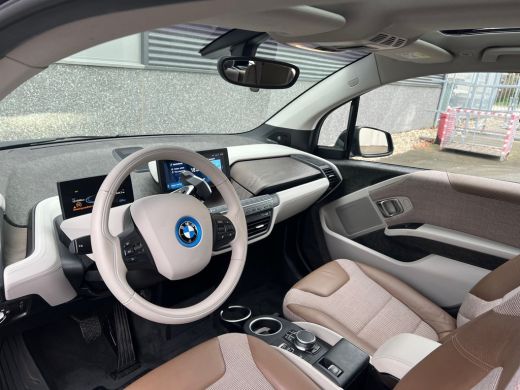 BMW i3 S 184pk Lodge 120Ah 42 kWh/S-dak/H-Kardon/Carplay/Camera/3-fase/20" ActivLease financial lease