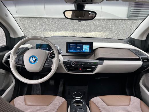 BMW i3 S 184pk Lodge 120Ah 42 kWh/S-dak/H-Kardon/Carplay/Camera/3-fase/20" ActivLease financial lease