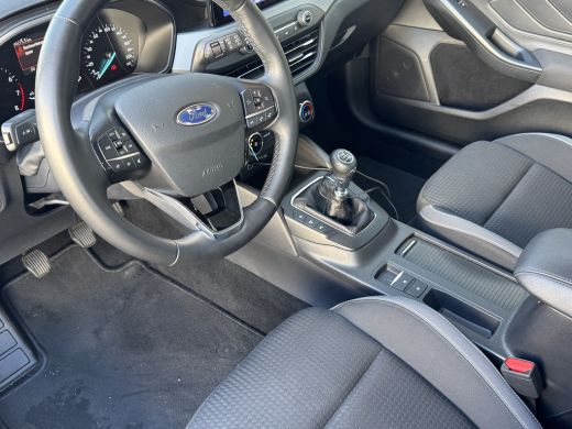 Ford Focus 1.0 Turbo EcoBoost 99pk | Apple CarPlay/Android Auto | Bluetooth telefoonvoorbereiding | Cruise c... ActivLease financial lease