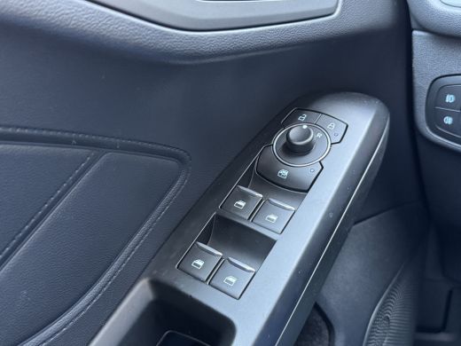 Ford Focus 1.0 Turbo EcoBoost 99pk | Apple CarPlay/Android Auto | Bluetooth telefoonvoorbereiding | Cruise c... ActivLease financial lease