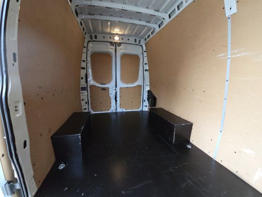 Iveco Daily 35S14V 2.3 352L H2 L2L H2 - 140 Pk - Euro 6 - TREKHAAK - Climate Control - Cruise Control ActivLease financial lease