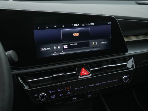Kia Niro EV DynamicPlusLine 64.8 kWh [ 3-Fase ] (INCL-BTW) Aut. *PANO | HEAD-UP | LEATHER | DIGI-COCKPIT | NA... ActivLease financial lease