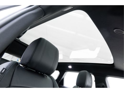Land Rover Range Rover Evoque Land Rover P300e Nolita Edition AWD 20 Inch | Afn trekhaak | Glazen dak | Keyless-Go | Meridian |... ActivLease financial lease