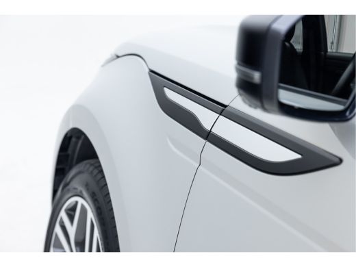 Land Rover Range Rover Evoque Land Rover P300e Nolita Edition AWD 20 Inch | Afn trekhaak | Glazen dak | Keyless-Go | Meridian |... ActivLease financial lease