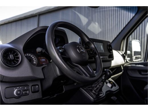 Mercedes Sprinter 314 CDI Bakwagen met laadklep | Mbux | Handgeschakeld | Euro 6 | Carplay | Climate | Camera ActivLease financial lease