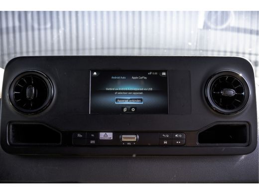 Mercedes Sprinter 314 CDI Bakwagen met laadklep | Mbux | Handgeschakeld | Euro 6 | Carplay | Climate | Camera ActivLease financial lease
