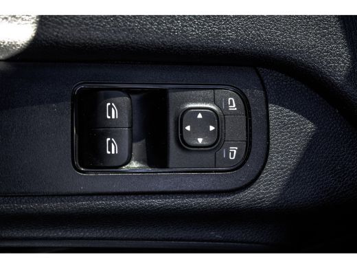 Mercedes Sprinter 314 CDI Bakwagen met laadklep | Mbux | Handgeschakeld | Euro 6 | Carplay | Climate | Camera ActivLease financial lease