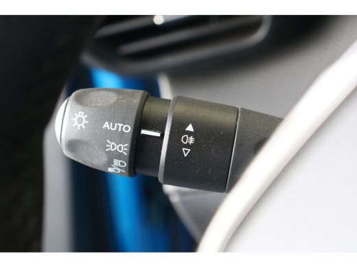 Peugeot 2008 1.2 PureTech 100 Allure | Navi | Camera | PDC V+A | LED koplampen | LMV 17" "| Cruise control | ActivLease financial lease