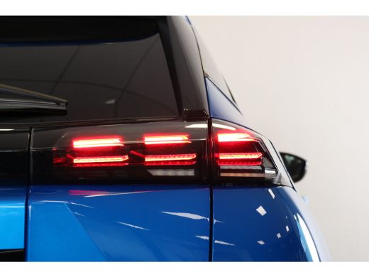 Peugeot 2008 1.2 PureTech 100 Allure | Navi | Camera | PDC V+A | LED koplampen | LMV 17" "| Cruise control | ActivLease financial lease