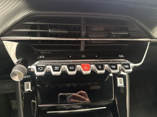 Peugeot 2008 Peugeot 1.2 PureTech Allure Automaat | Camera | PDC V+A | Digitaal Display | Navigtie | Leder\Sto... ActivLease financial lease