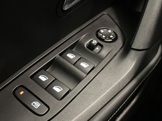 Peugeot 2008 1.2 PureTech Allure | Apple Carplay/Android Auto|telefoonintegratie premium | LED koplampen | Lic... ActivLease financial lease