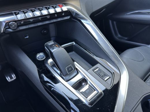 Peugeot 3008 1.6 PureTech GT | Achteruitrijcamera | Elektrisch verstelb. bestuurdersstoel met geheugen | Leder... ActivLease financial lease