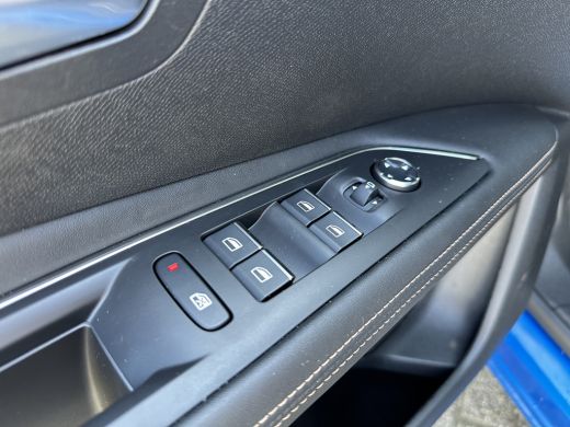 Peugeot 3008 1.6 PureTech GT | Achteruitrijcamera | Elektrisch verstelb. bestuurdersstoel met geheugen | Leder... ActivLease financial lease