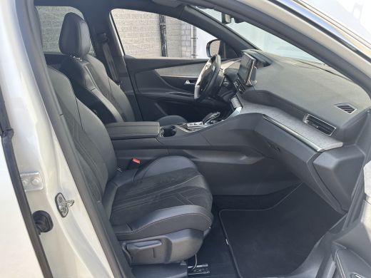 Peugeot 5008 1.6 PureTech Blue Lease GT | 2 stoelen op derde rij | Achteruitrijcamera | Adaptive Cruise Control ActivLease financial lease