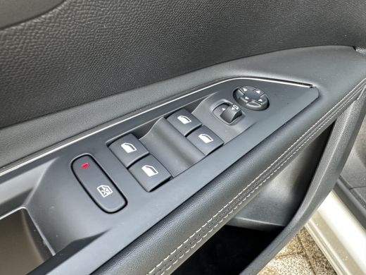 Peugeot 5008 1.6 PureTech Blue Lease GT | 2 stoelen op derde rij | Achteruitrijcamera | Adaptive Cruise Control ActivLease financial lease
